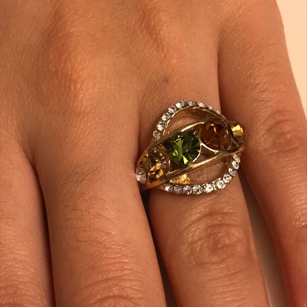 🆕MOVING SALE 🆑 Ring - Picture 6 of 8